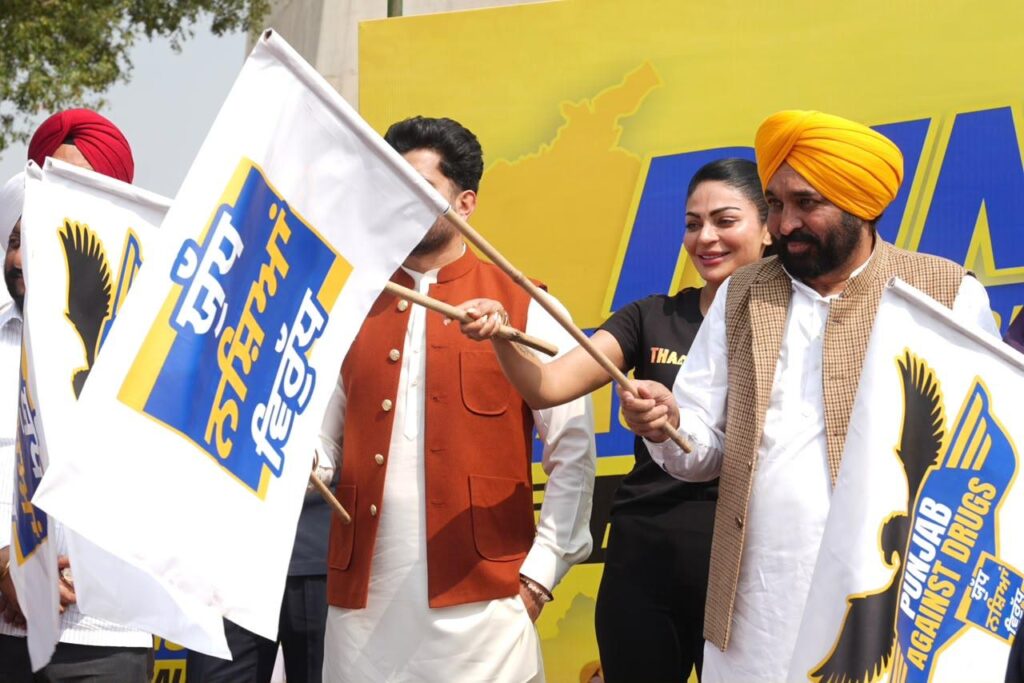 Yudh Nashean Virudh, Bhagwant Mann Bike Rally, Chapparchiri Mohali News, Safe Punjab Helpline, Anti Drug Campaign Punjab, Neeru Bajwa Film Thaapi, Punjab Police Anti Drug, Punjab Hindi News, Rangla Punjab