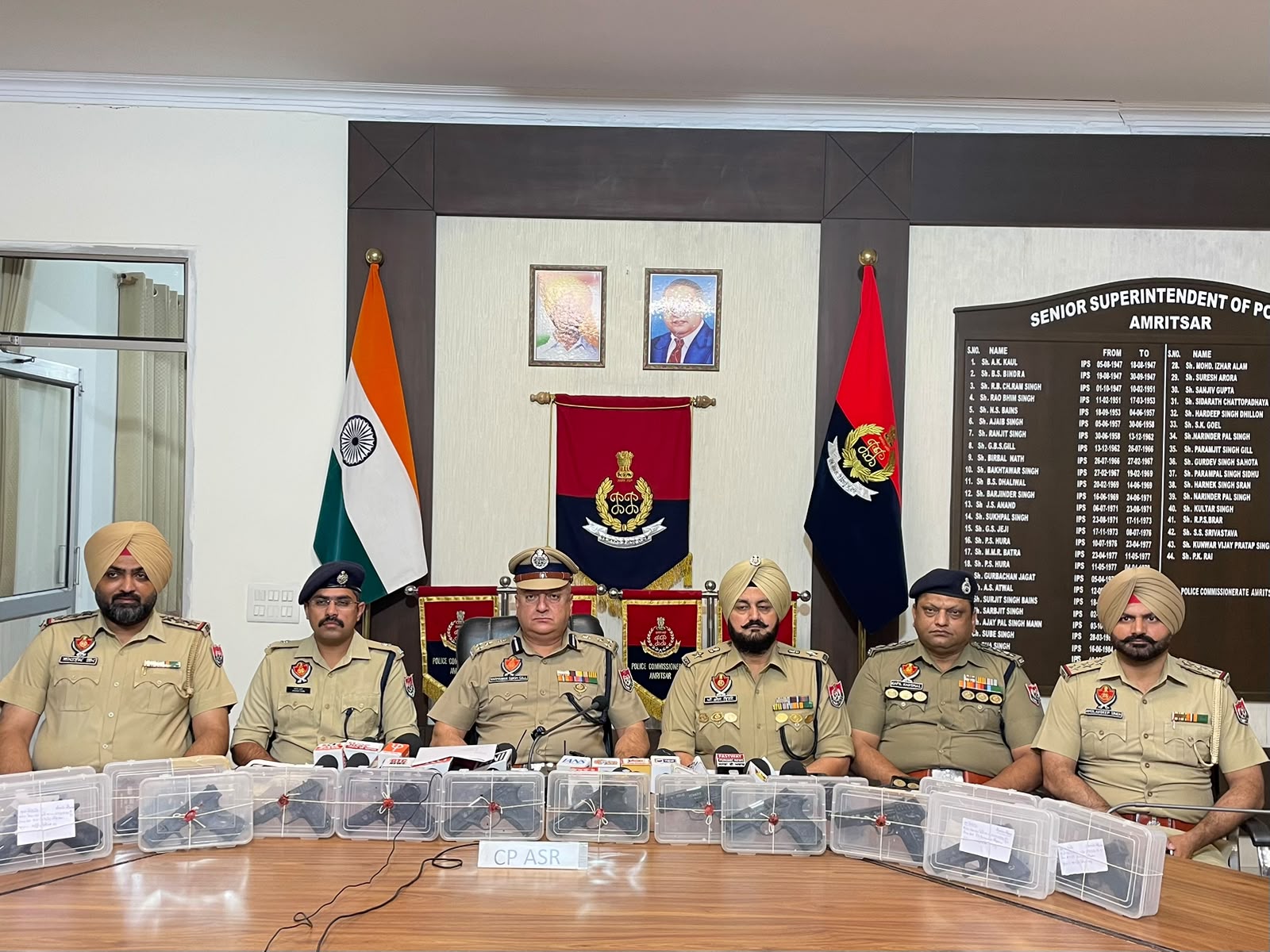 Amritsar Police Illegal Arms Seizure, DGP Gaurav Yadav Weapon Smuggling Crackdown, CP Amritsar Harmanbir Singh Gill, Glock Pistols Seized Punjab, Punjab Crime News Hindi Today, Illegal Weapon Supply Network Amritsar