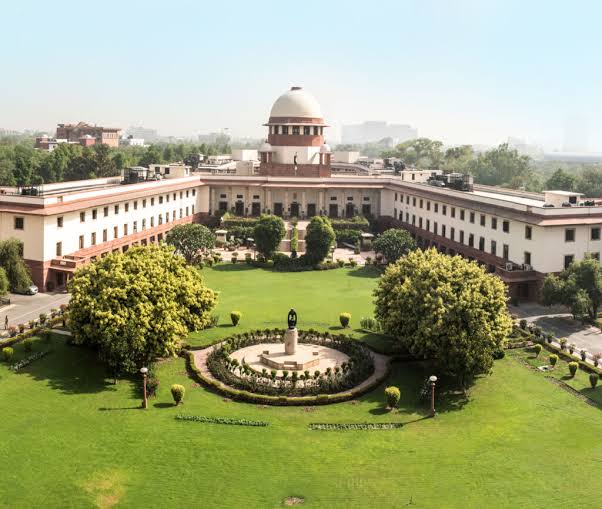सुप्रीम कोर्ट ने मतदाता सूची पुनरीक्षण विवाद पर चुनाव आयोग से मांगे रिकॉर्डSIR प्रक्रिया